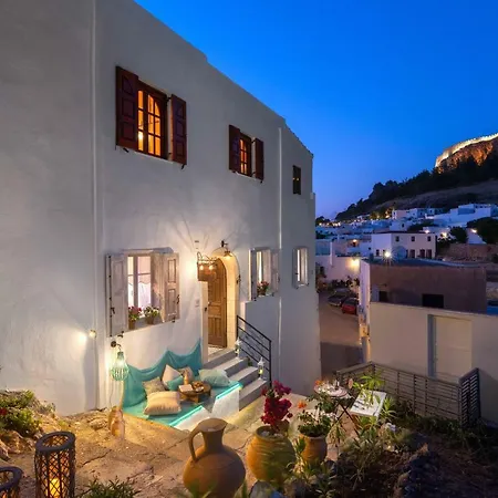 Villa Casa Pietra Luxury Traditional House