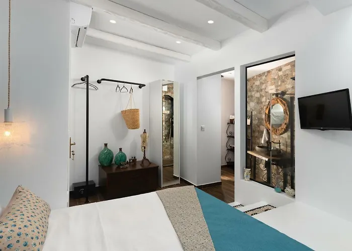 Casa Pietra Luxury Traditional House *