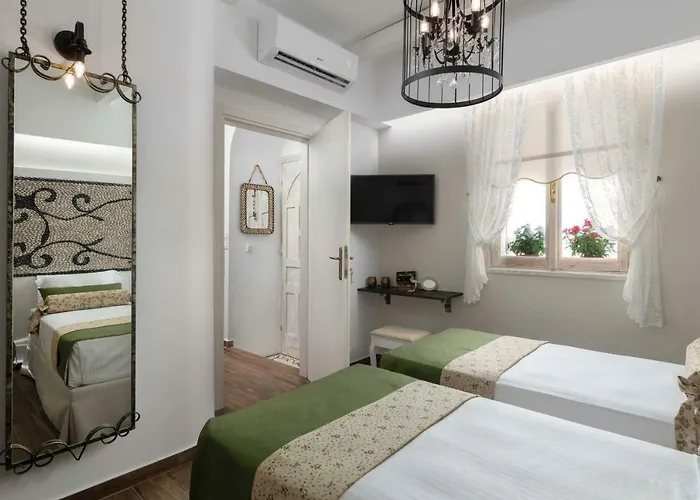 Casa Pietra Luxury Traditional House *