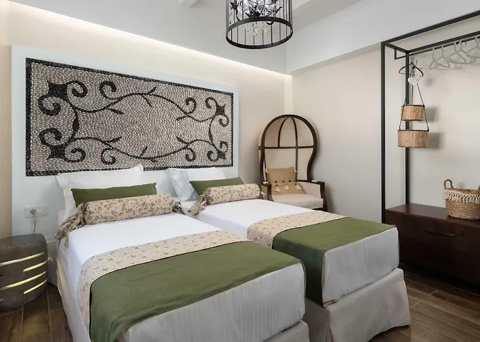 Villa Casa Pietra Luxury Traditional House