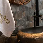 别墅 Casa Pietra Luxury Traditional House 林都斯
