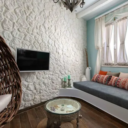 Casa Pietra Luxury Traditional House *